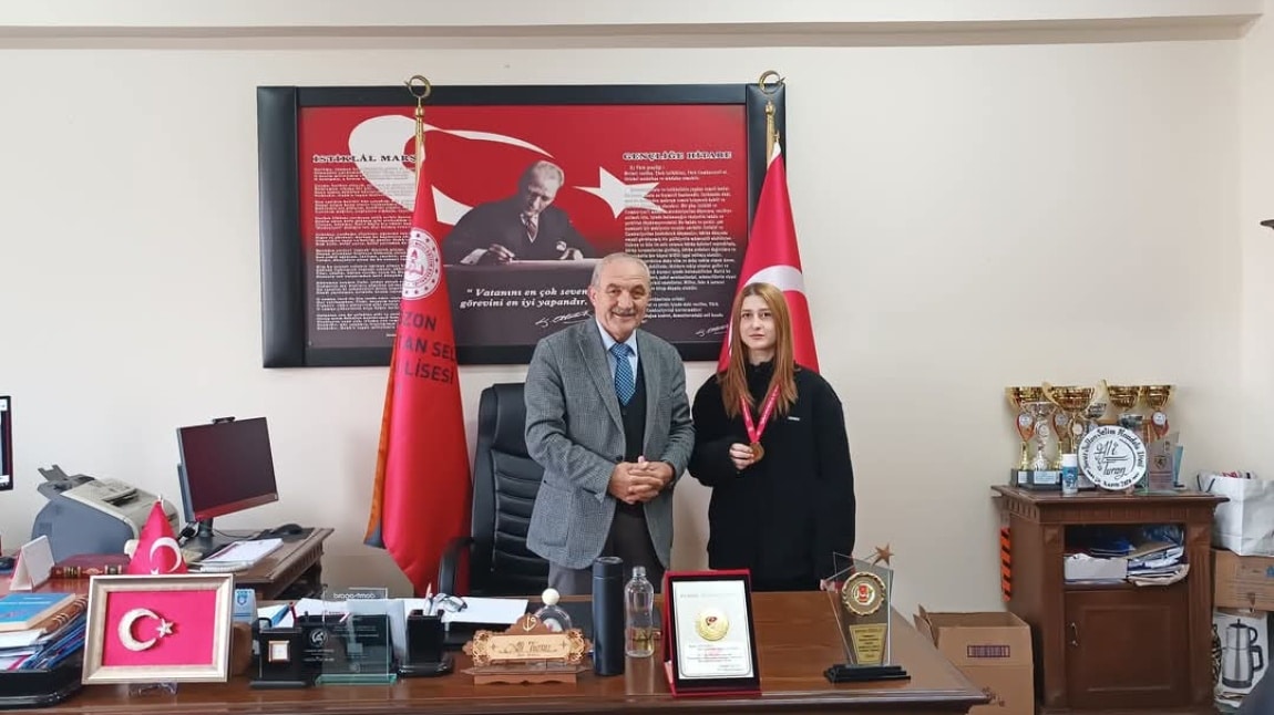 Öğrencimiz Selinay Köroğlu Tekvando İl Birincisi Olmuştur. 